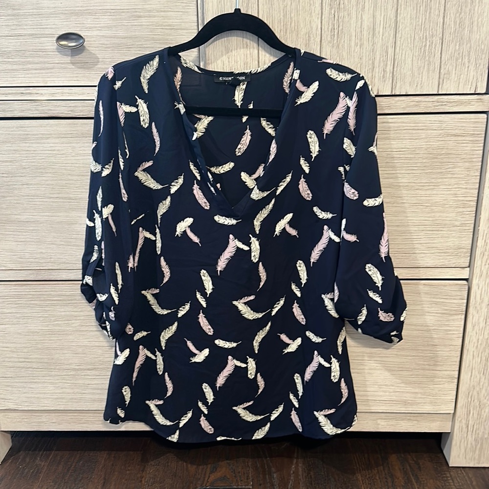 Maternity top.